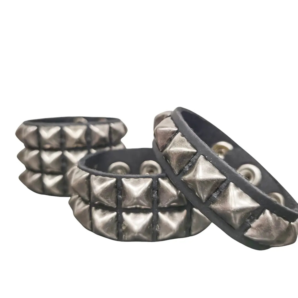 Antique Silver Pyramid Snap Bracelet, three row detail view