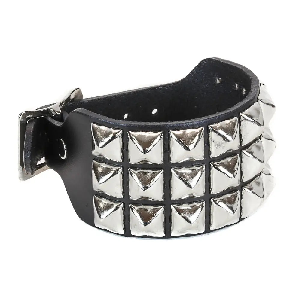 Three Row Pyramid Buckle Bracelet, buckle closure detail