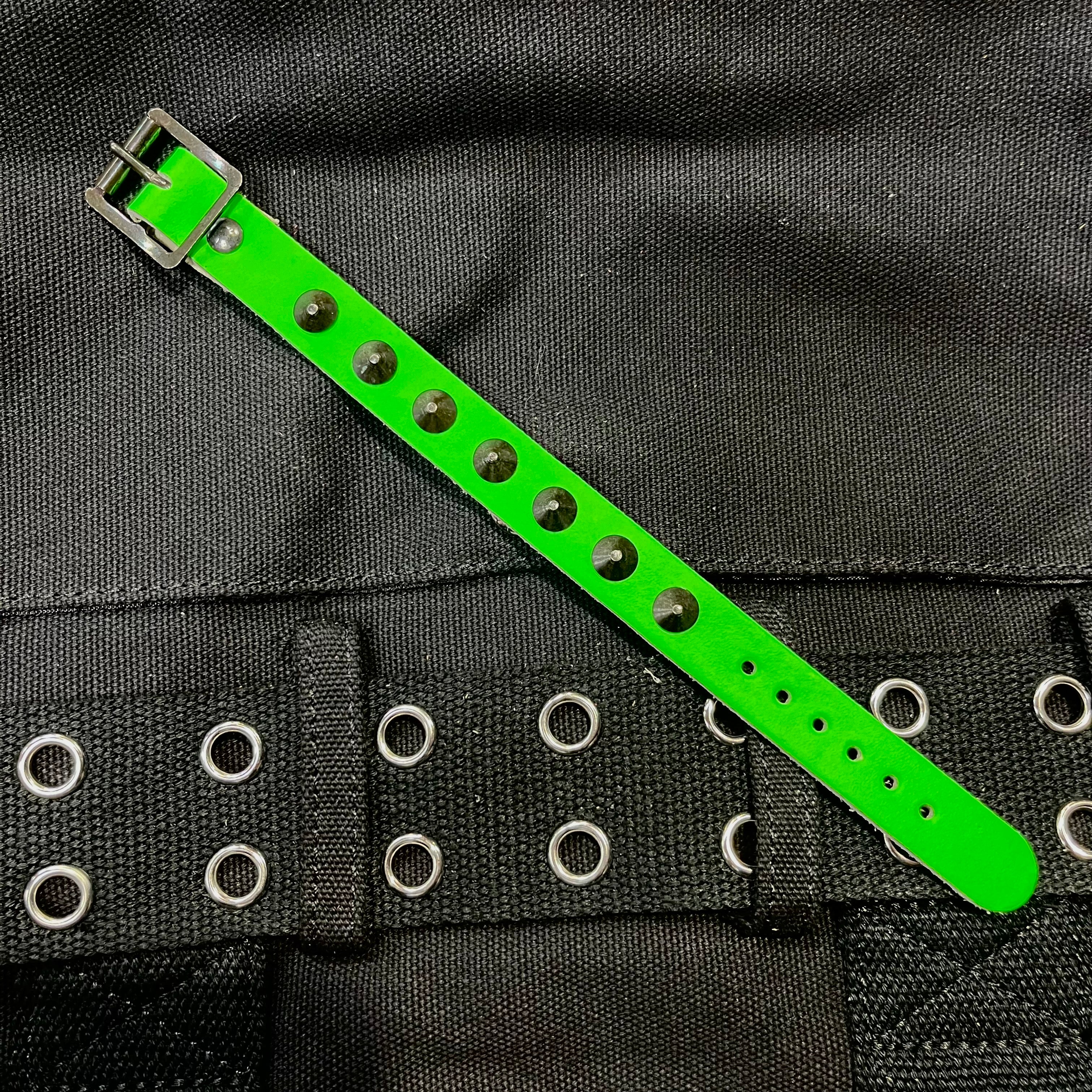 Toxic Desolation Spike Cuff