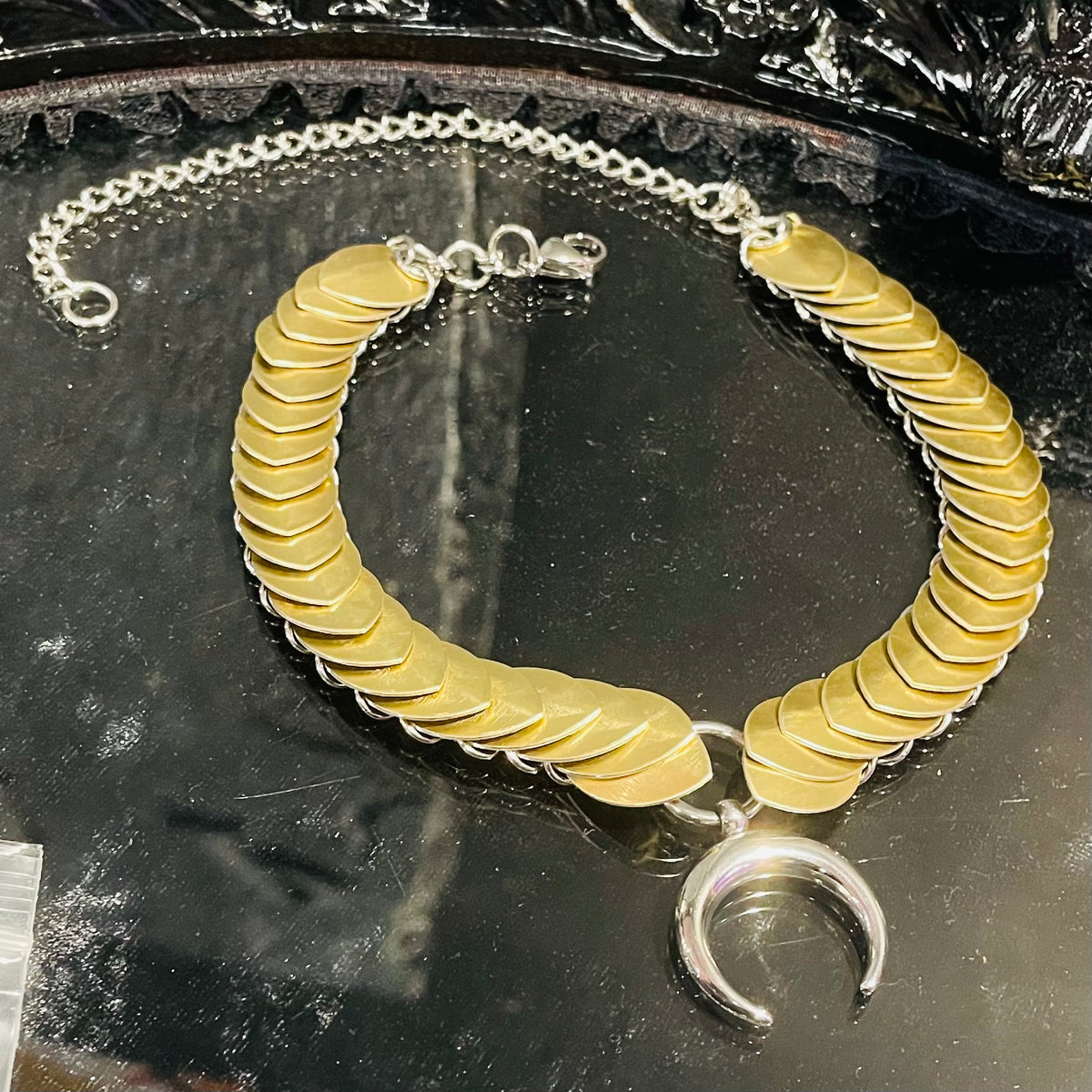 Golden Eve Scale Maille Collar