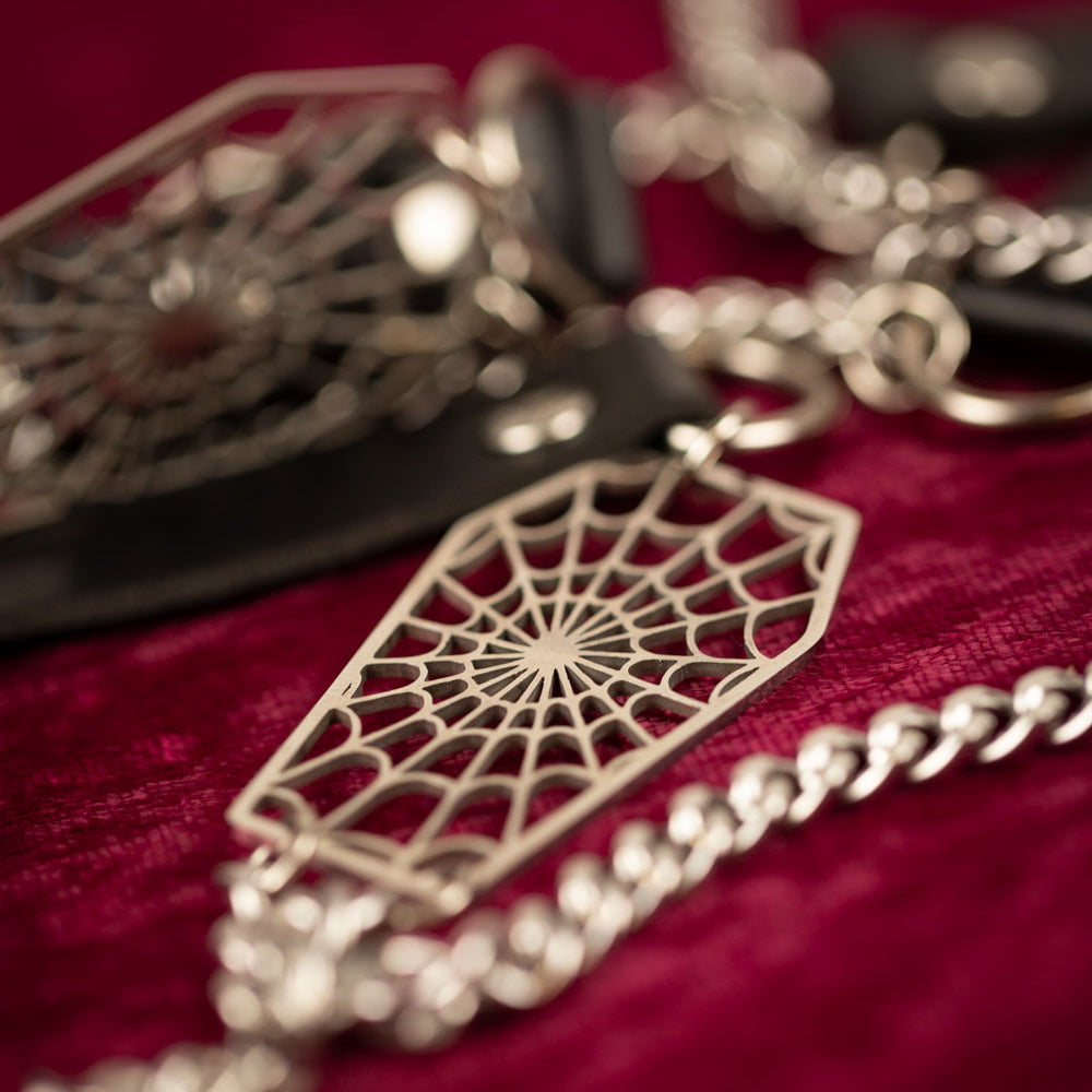 Coffin Web Chain Harness