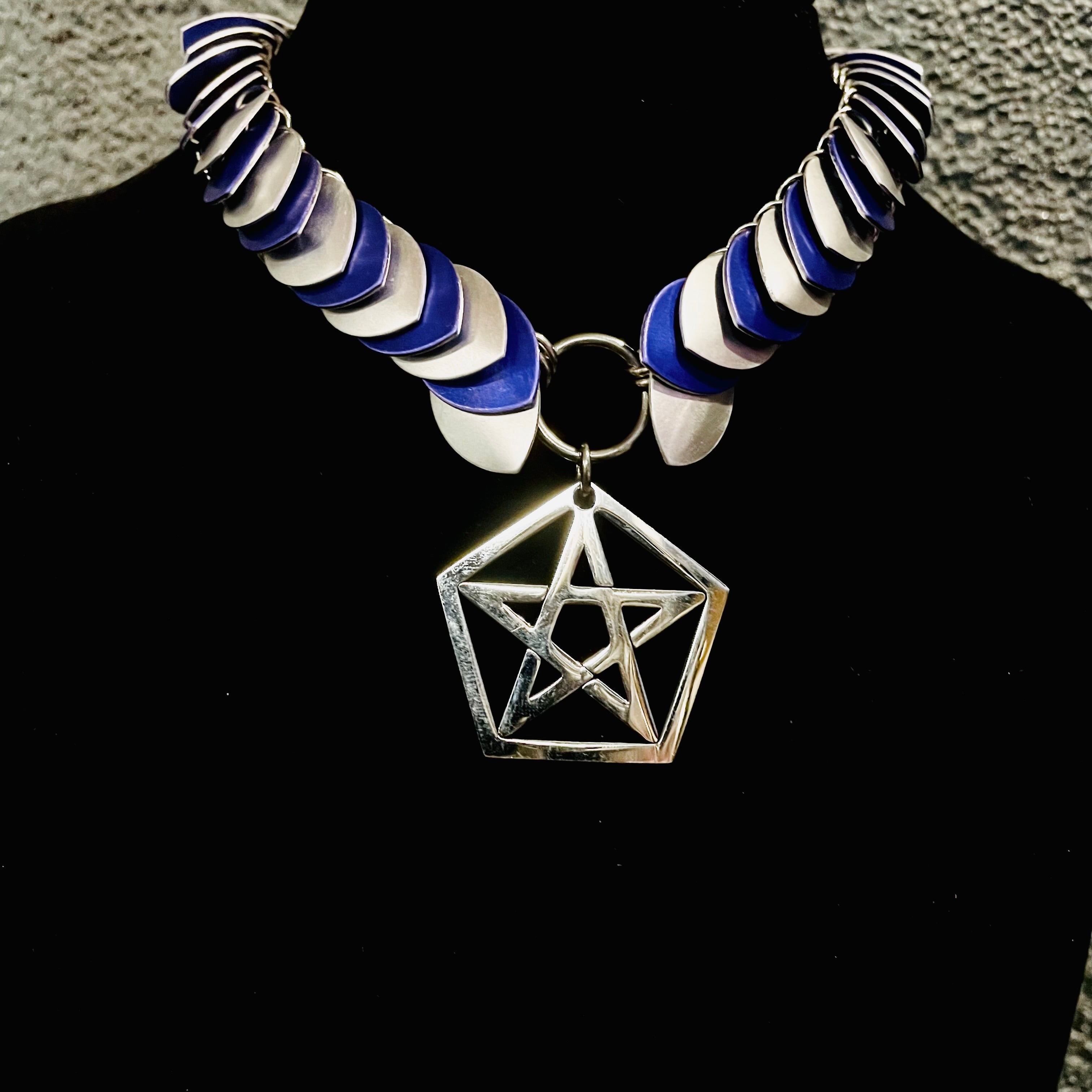 Draco's Midnight Witch Scale Collar