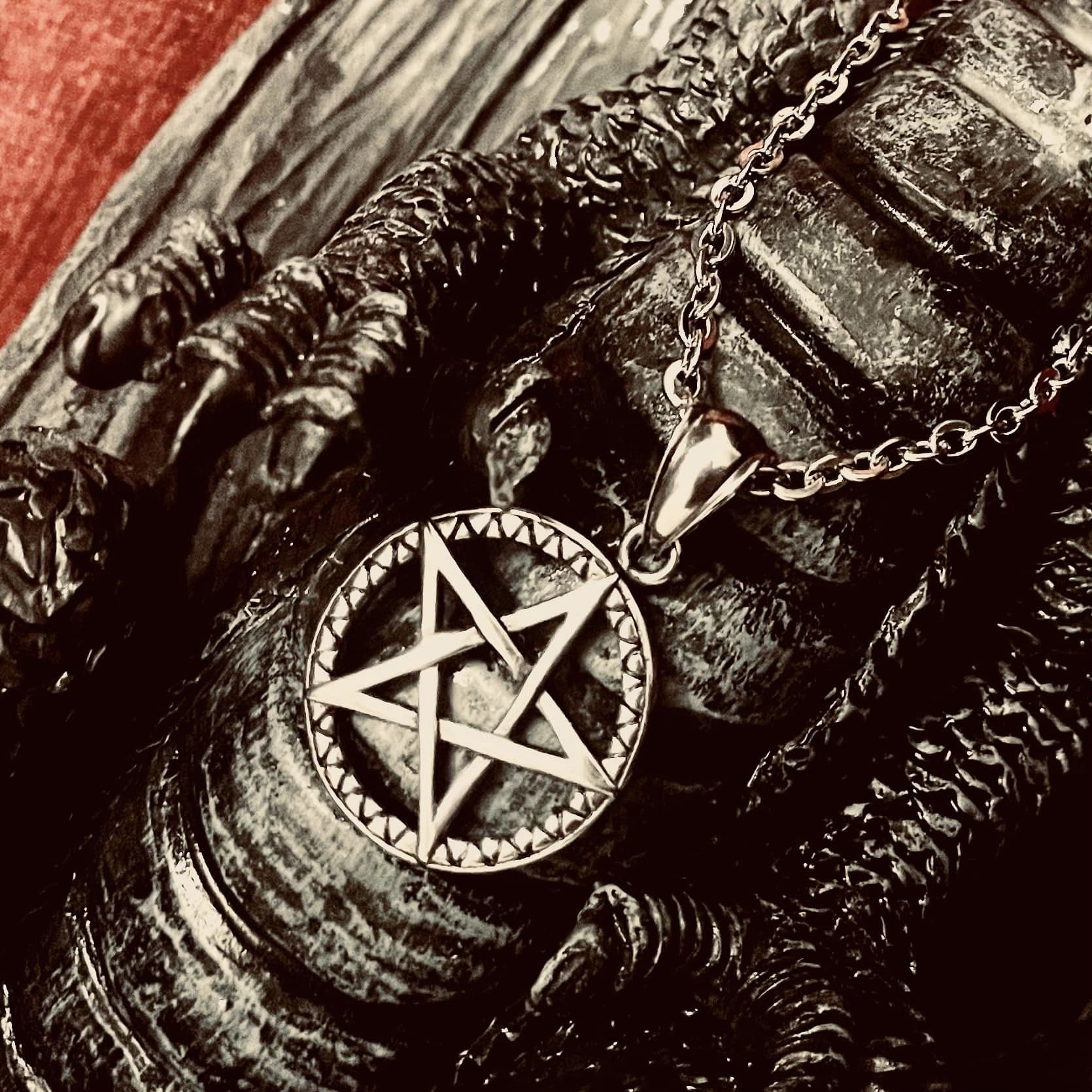 Penta Reveries Pendant