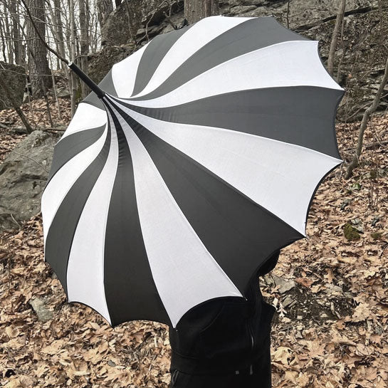 Batwing Pagoda Burton Vibe Umbrella