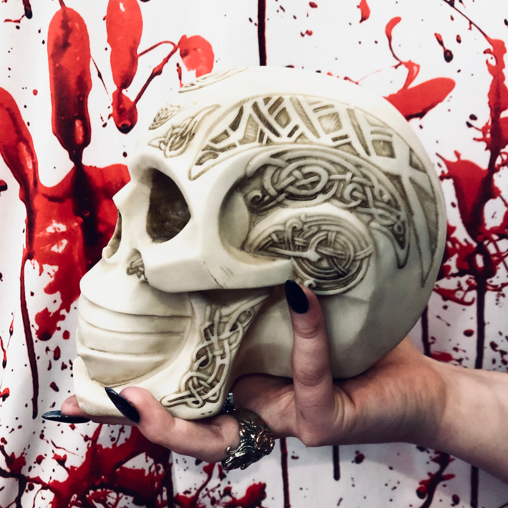 Skull Obsessional Ornament