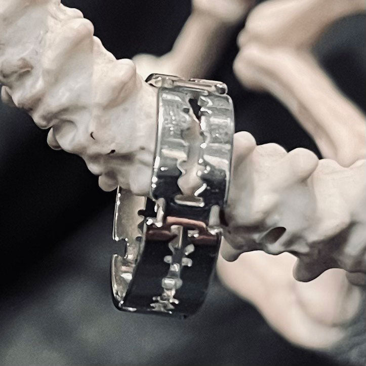 Cutthroat Razor Ring