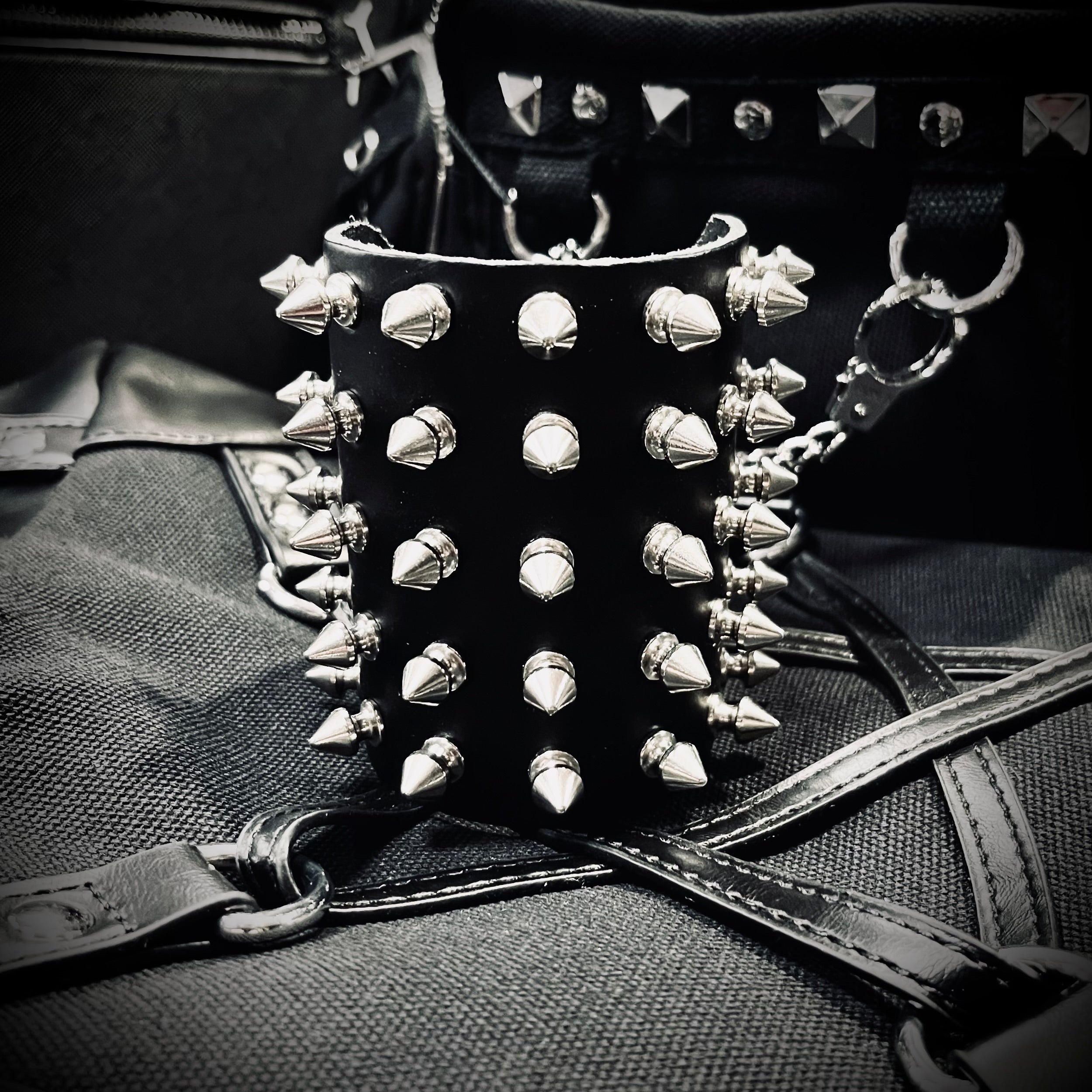 Quint 5 Spiker Killer Cuff