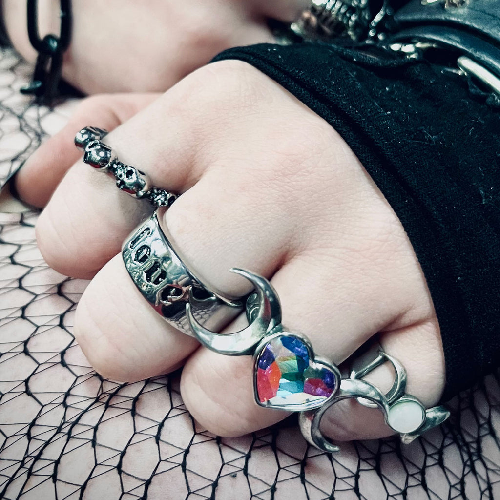 Goddess of the Heart (Thuwies y Galon) Ring