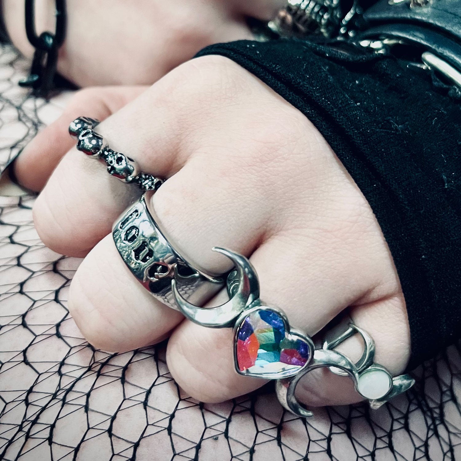 Goddess of the Heart (Thuwies y Galon) Ring