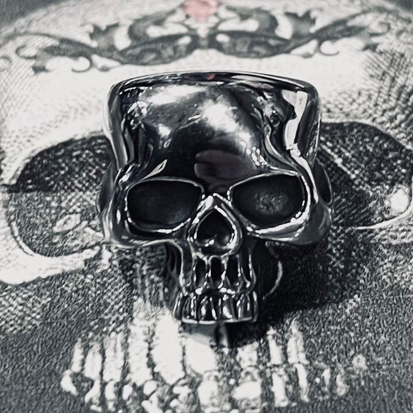 Altars of Madness Ring