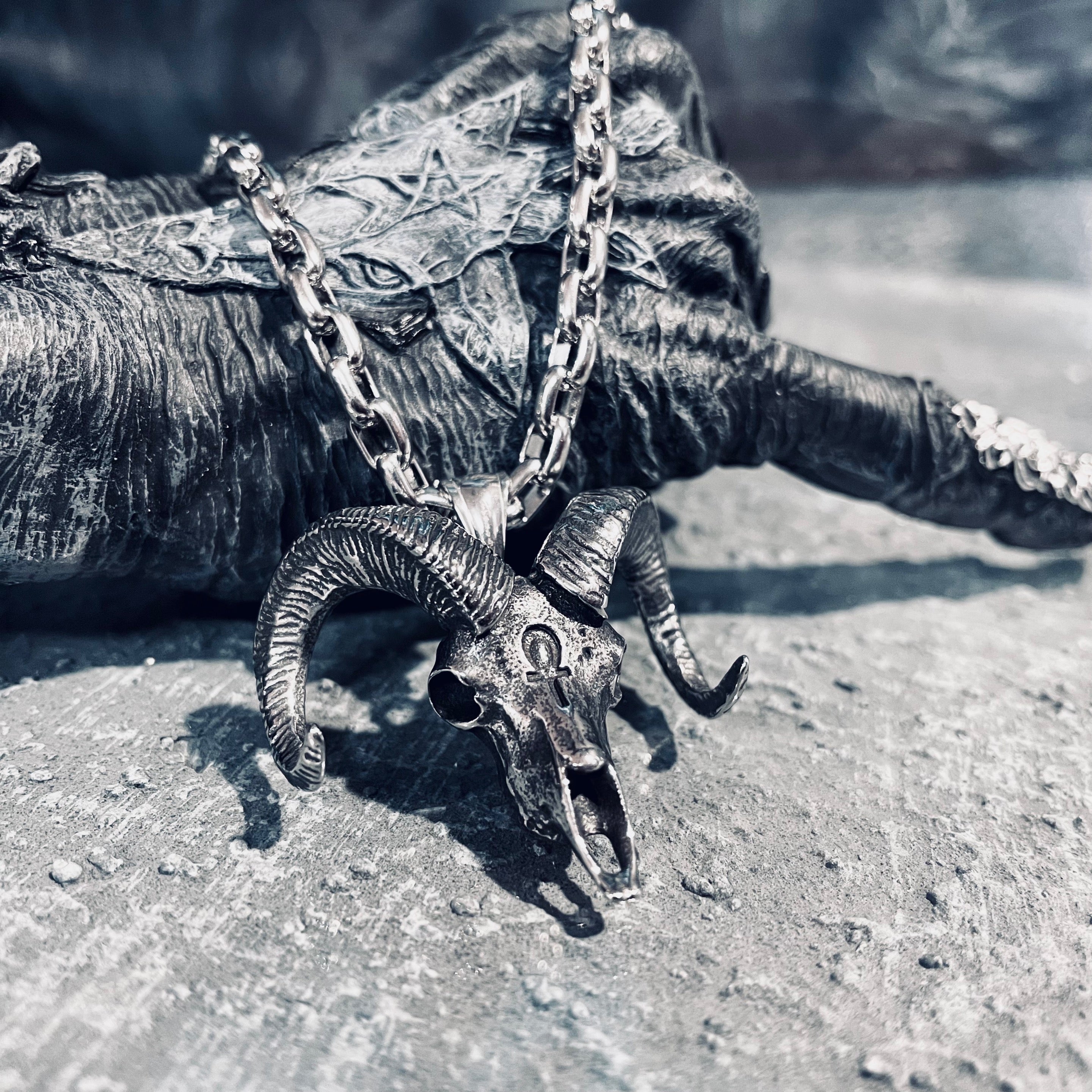 Horned Eternity Necklace