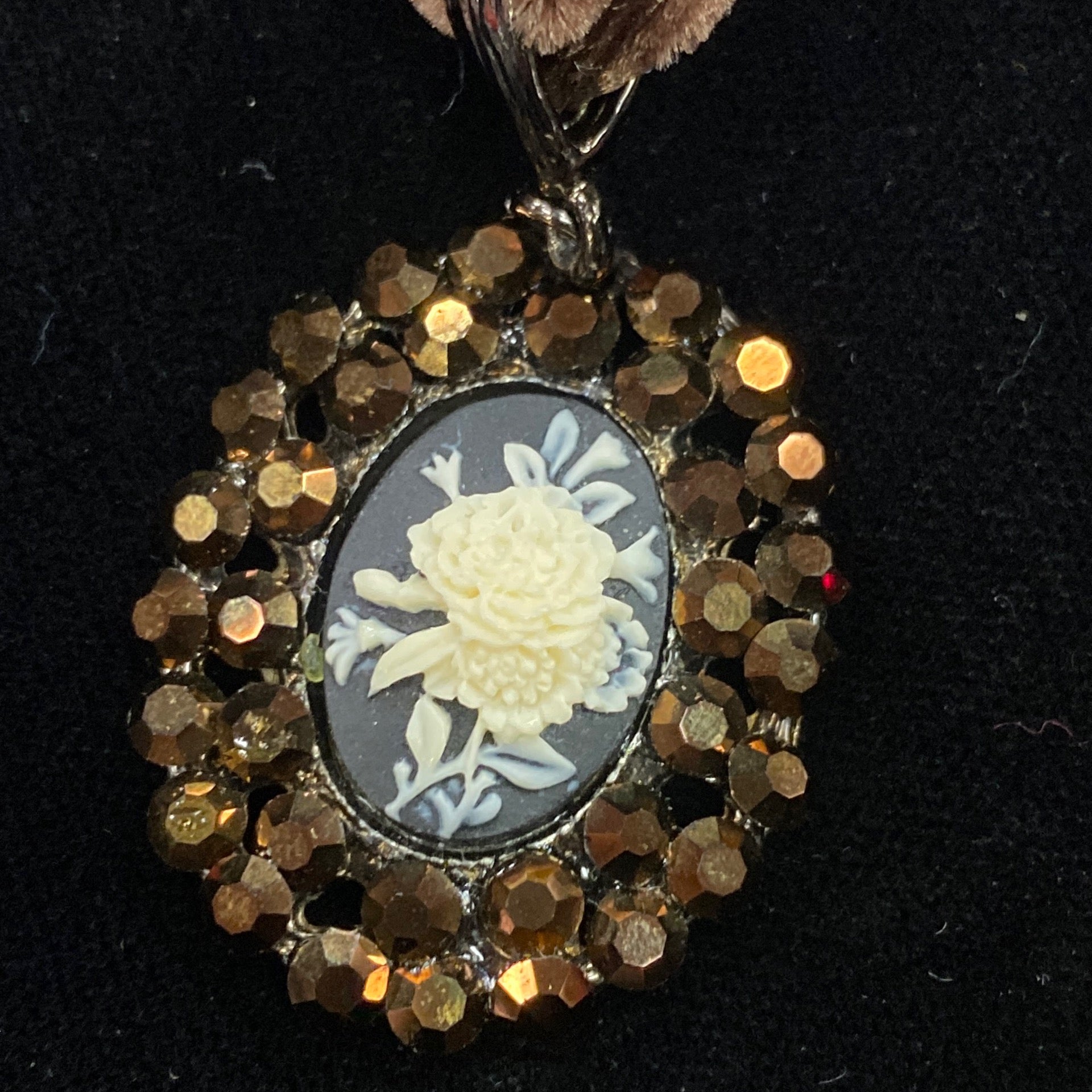 Lady Rose Choker