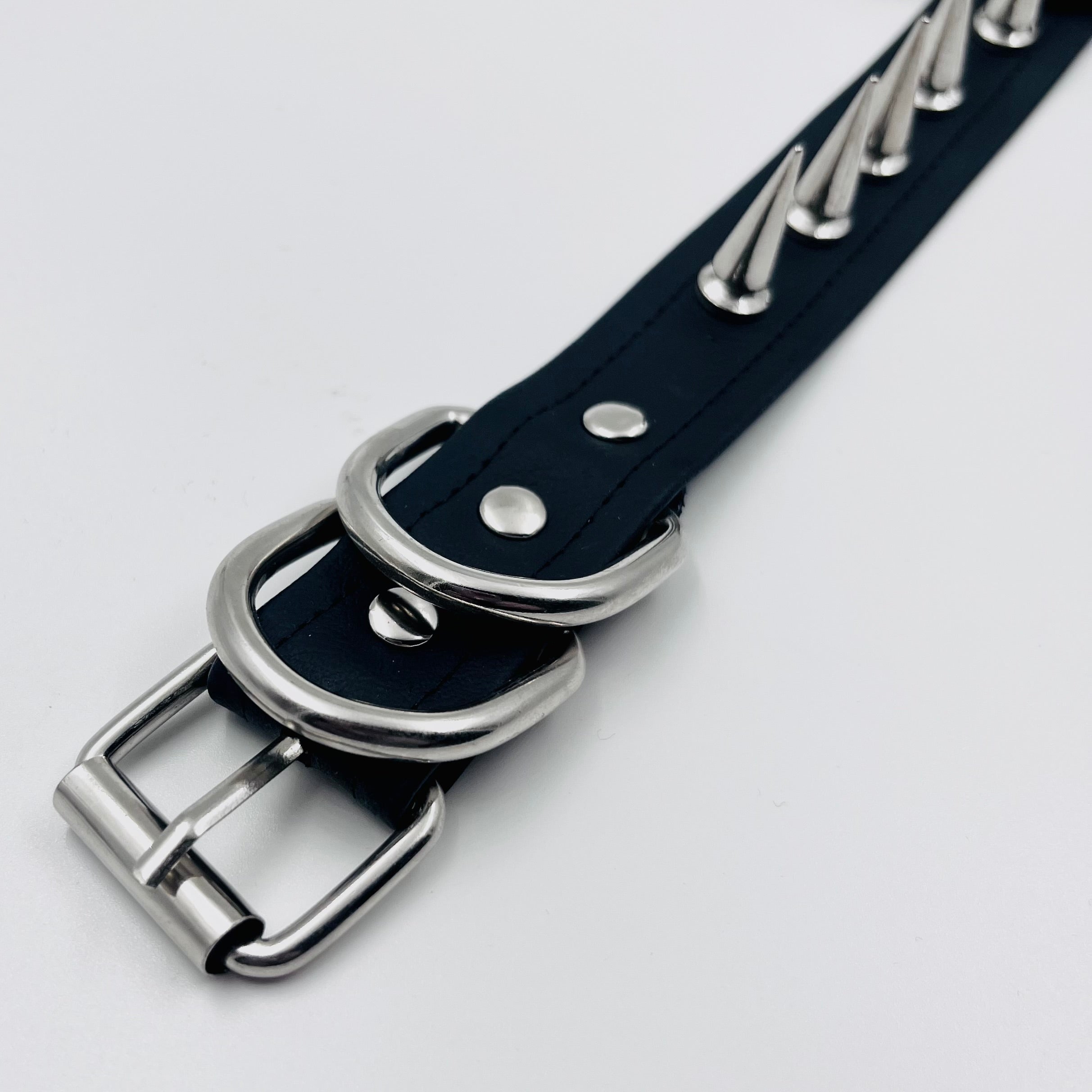 Titania Black Eclipse Collar
