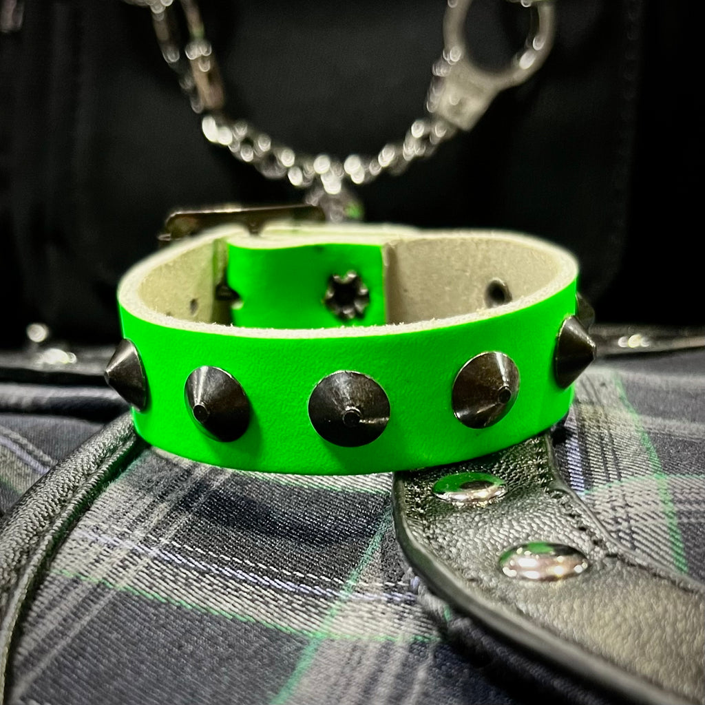Toxic Desolation Spike Cuff