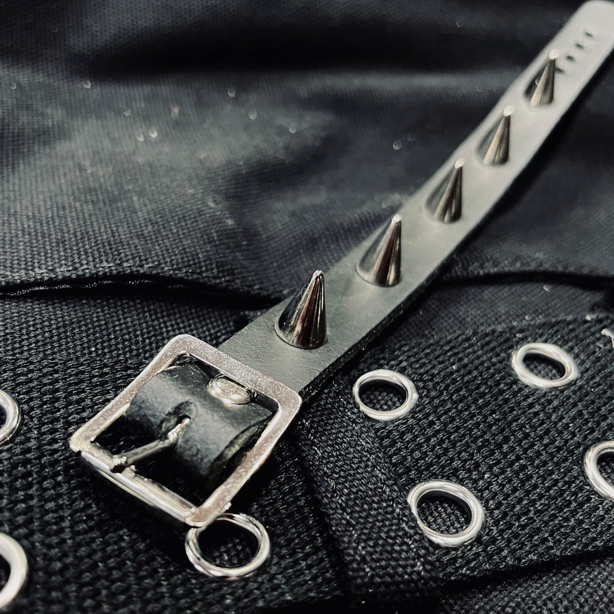 Howler Spike Cuff