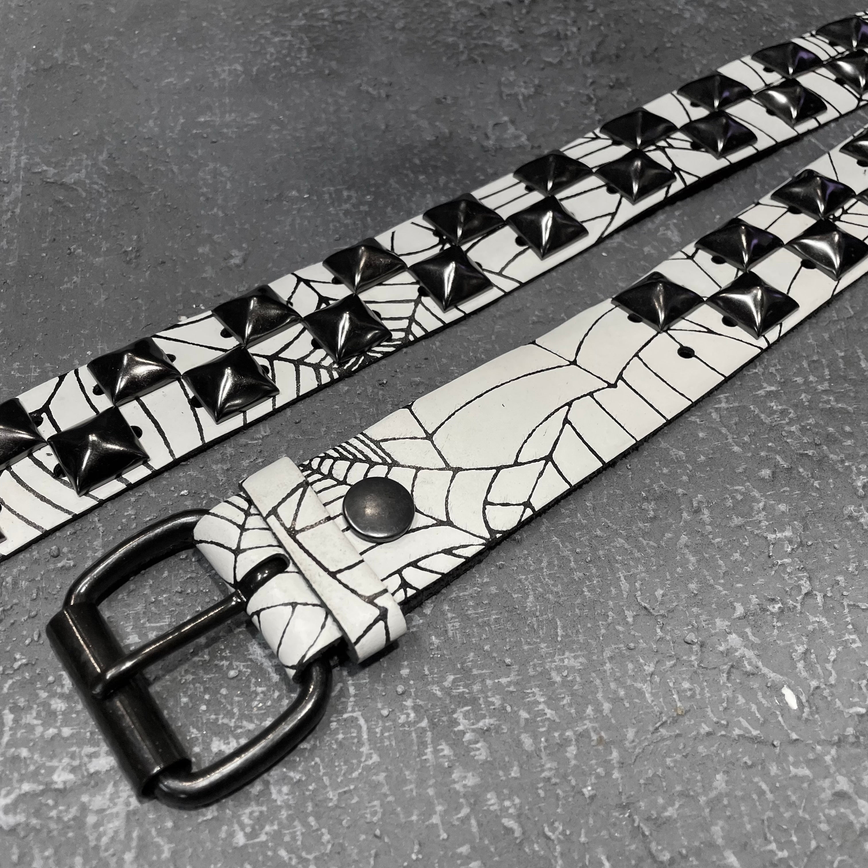 Creepers White-Tail Bi-Stud Leather Belt