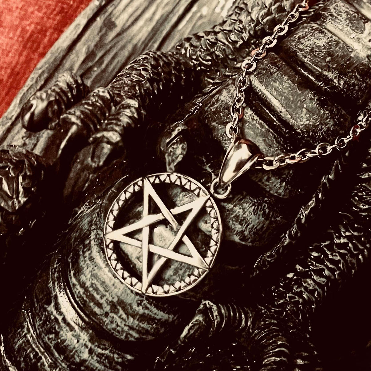 Penta Reveries Pendant
