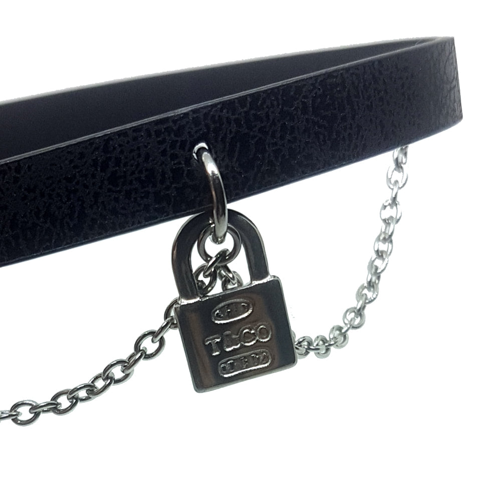 Demure Choker