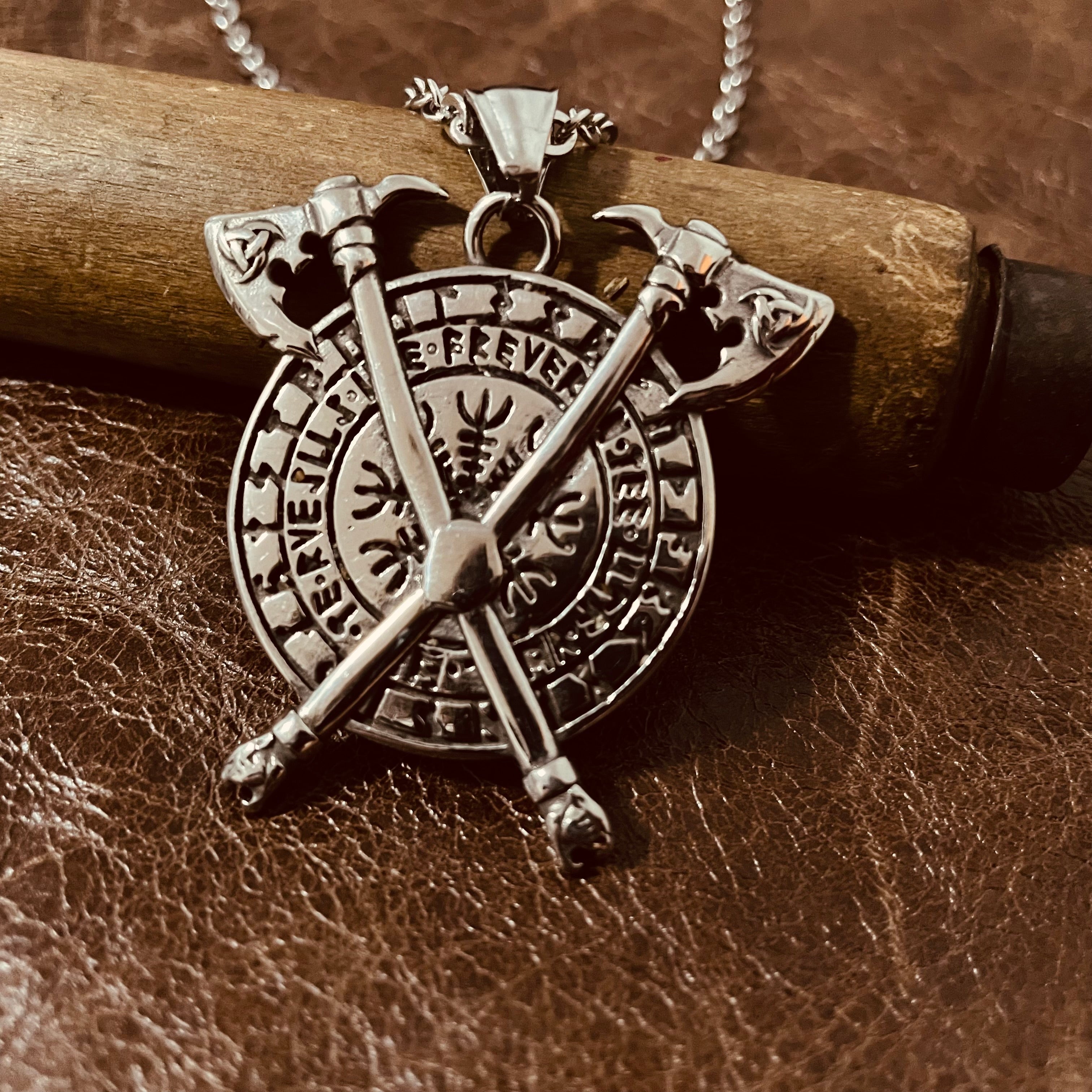 Victor of your Battle Double Skeggøx Necklace