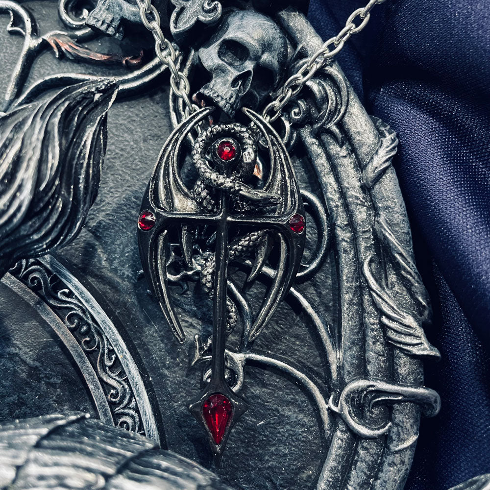 Draconkruez Necklace