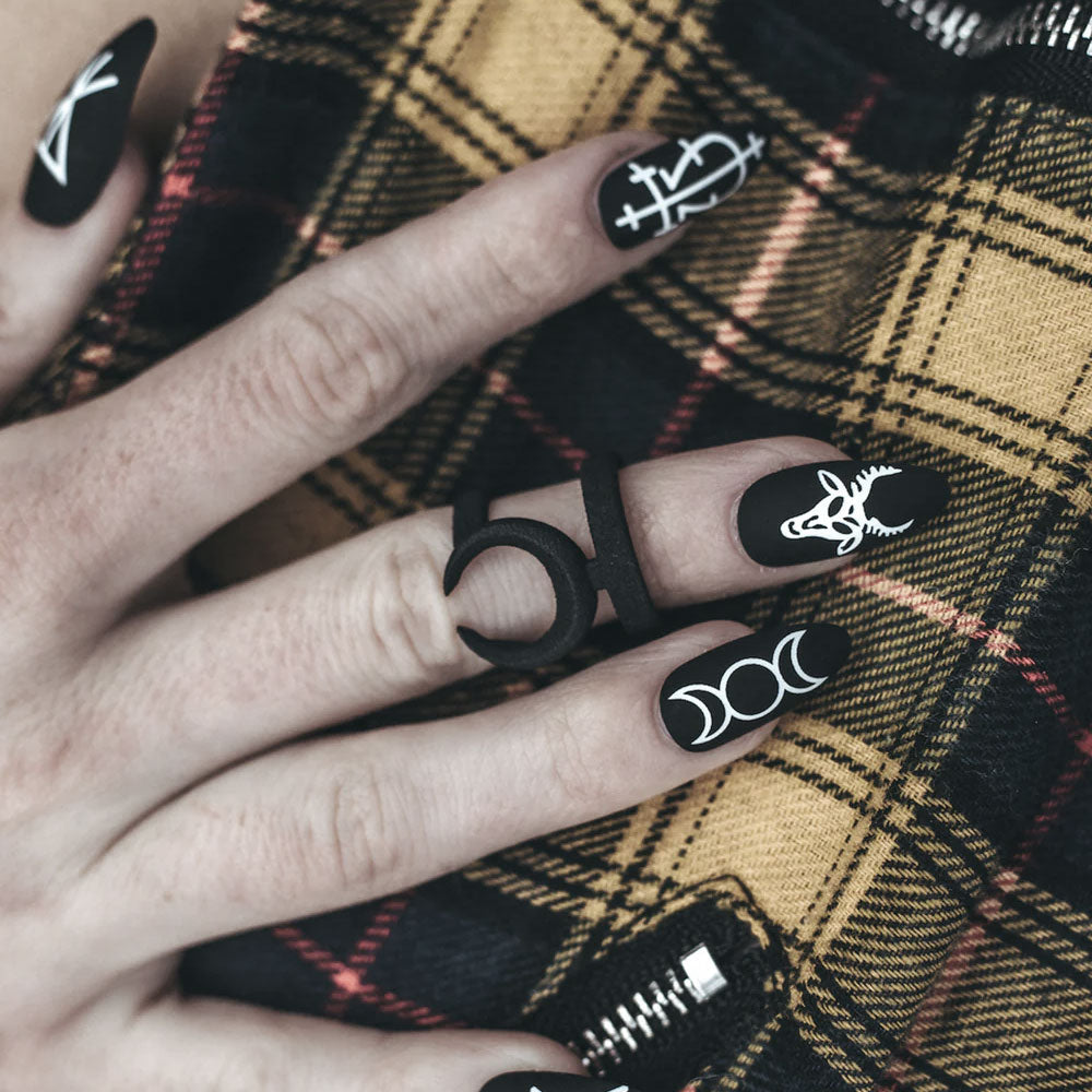 Bad Witch Nailz