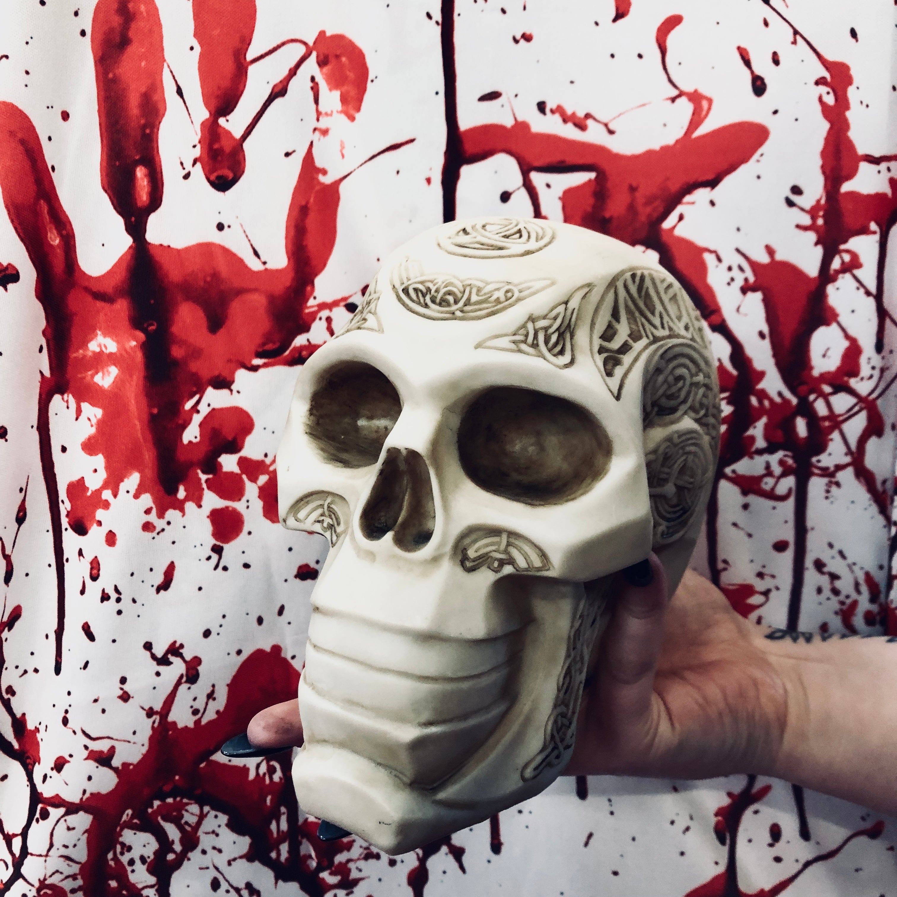 Skull Obsessional Ornament