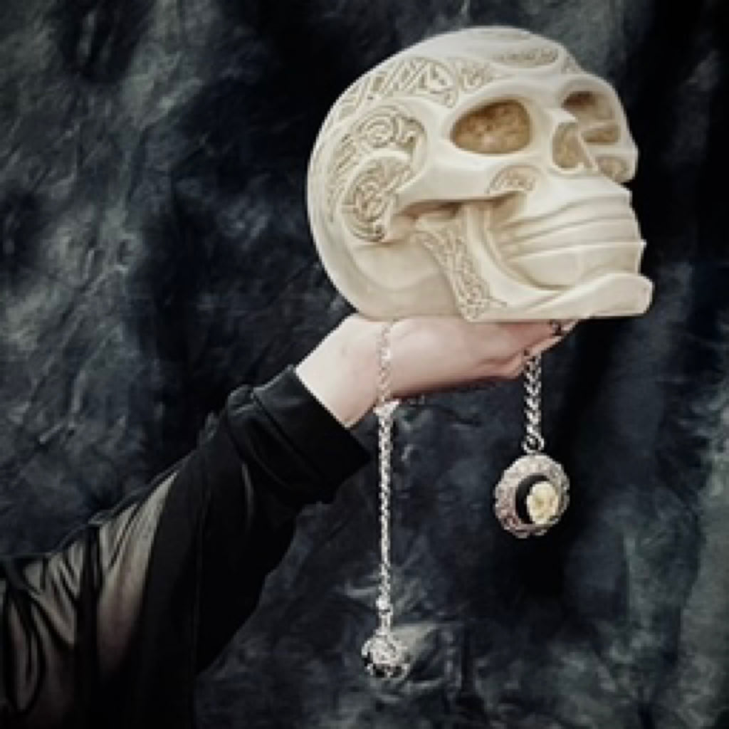 Skull Obsessional Ornament