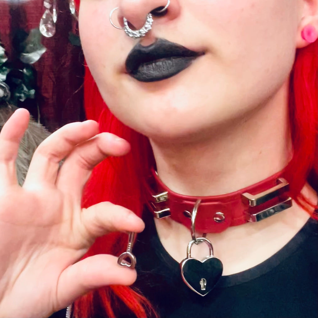 Ariel Burns Collar