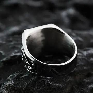 Momento Mori Skull Signet Ring