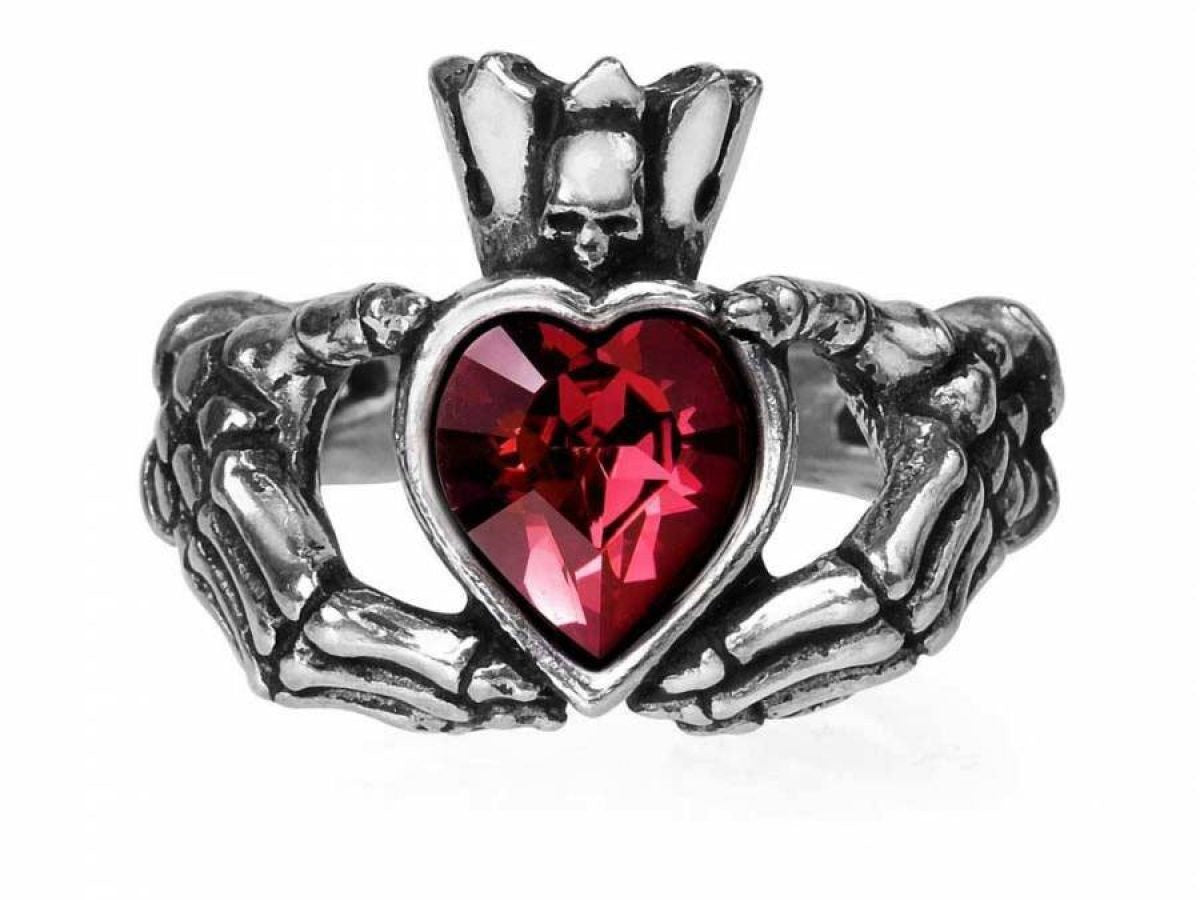 Claddagh By Night Ring