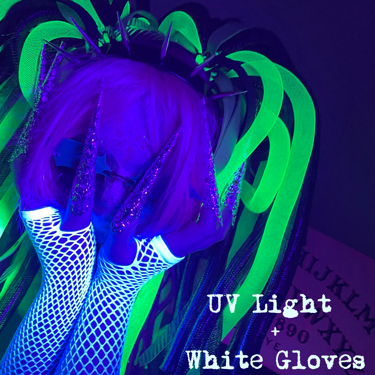 Fishnet Long Fingerless Gloves - Luna White