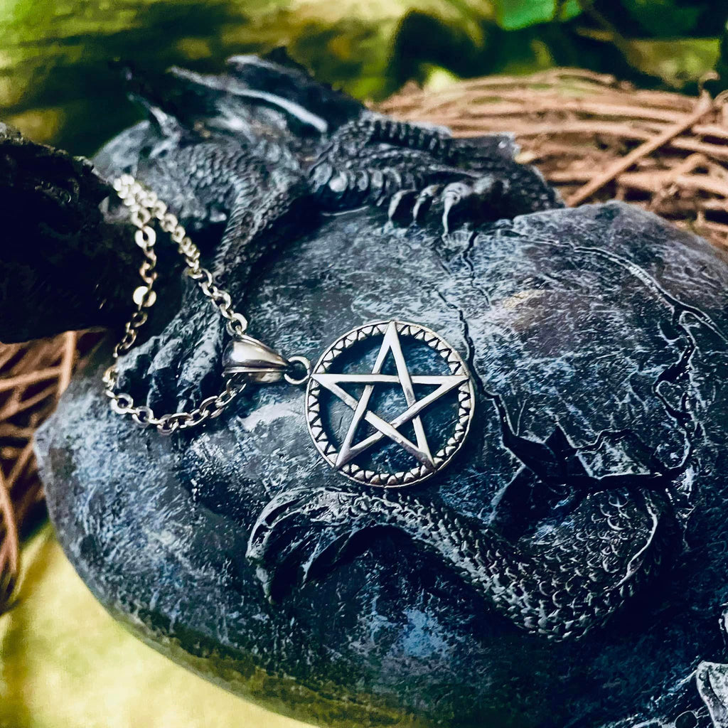 Penta Reveries Pendant