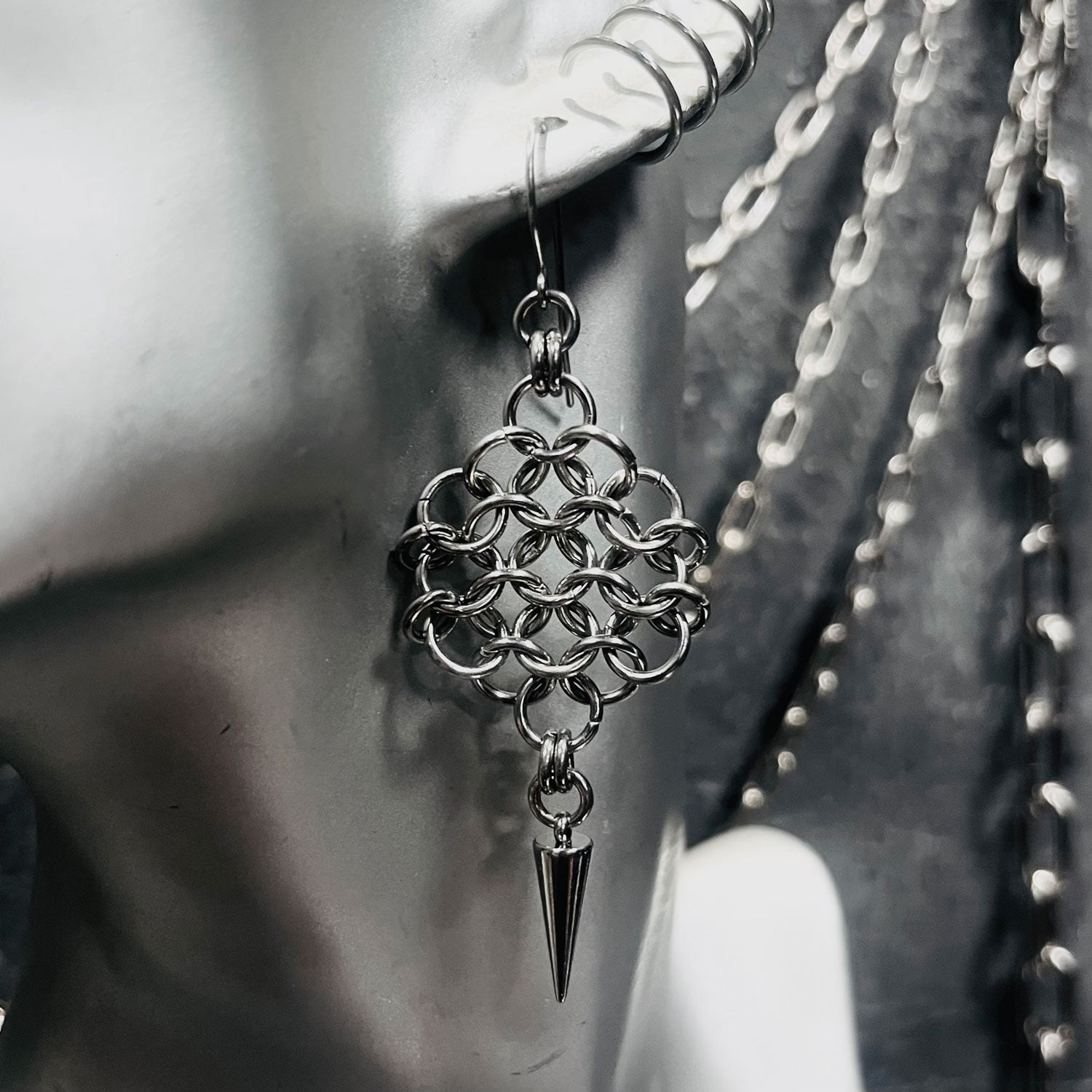 Furore Grandeur Spike Earrings