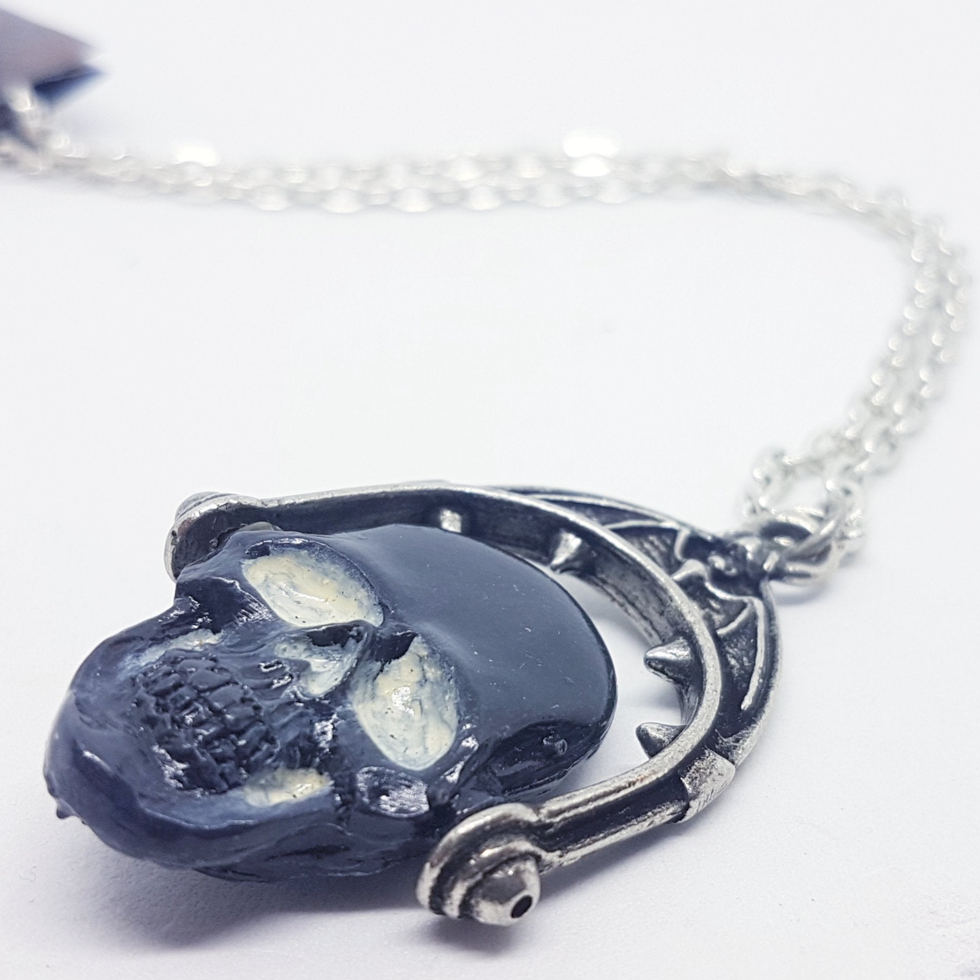 Headstone Skull/Portrait Necklace P425