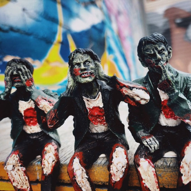 See No, Hear No Speak No Evil Wise Zombies Figurine