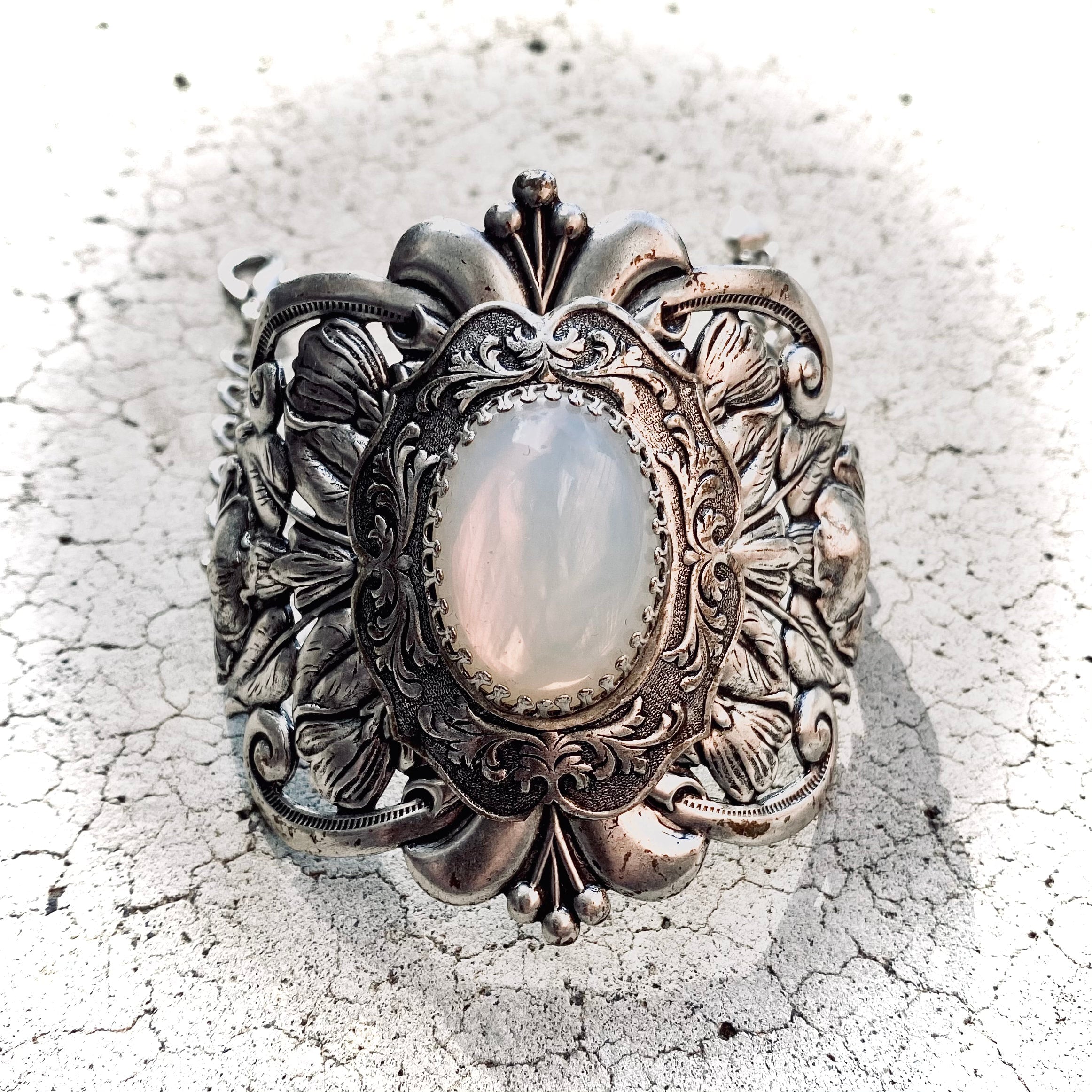 Moonling Filigree Wrist Cuff