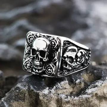 Momento Mori Skull Signet Ring