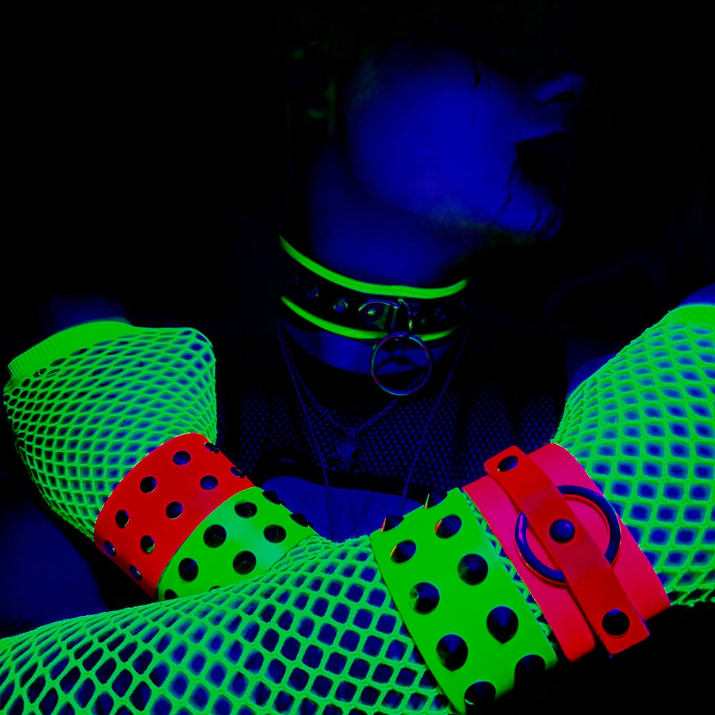 Fishnet Long Fingerless Gloves - Green (UV Reactive)