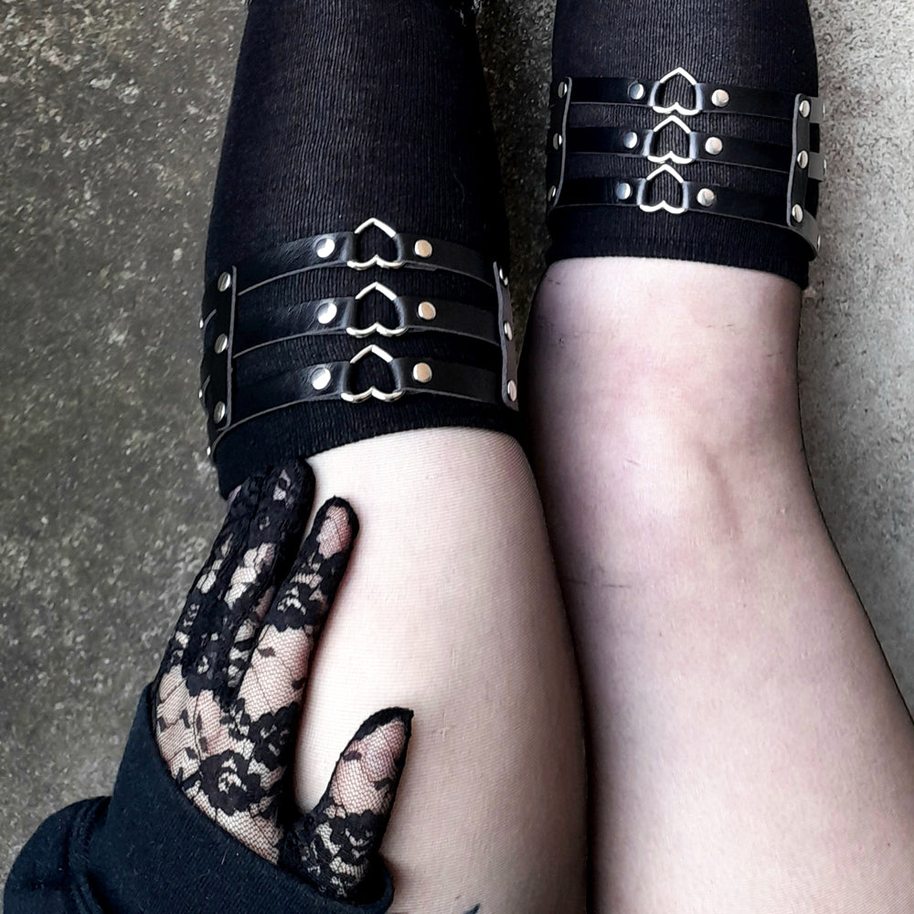 Cemetery Hop Lace Gloves