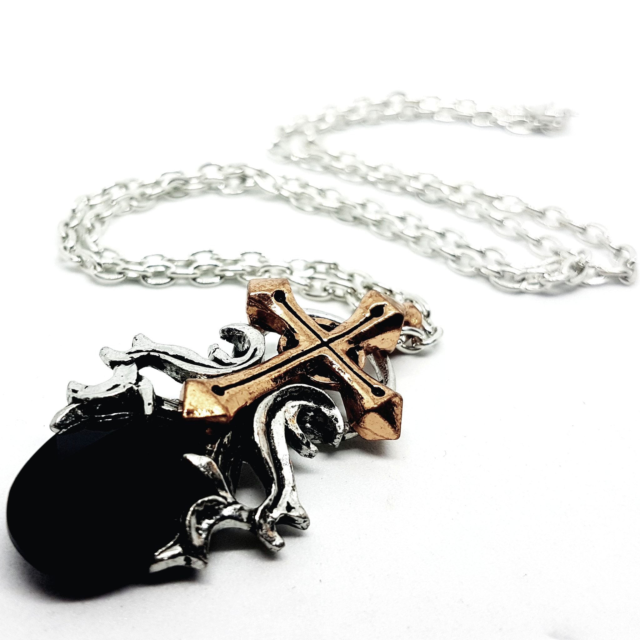 Gemma Del Vaticano Cross Necklace