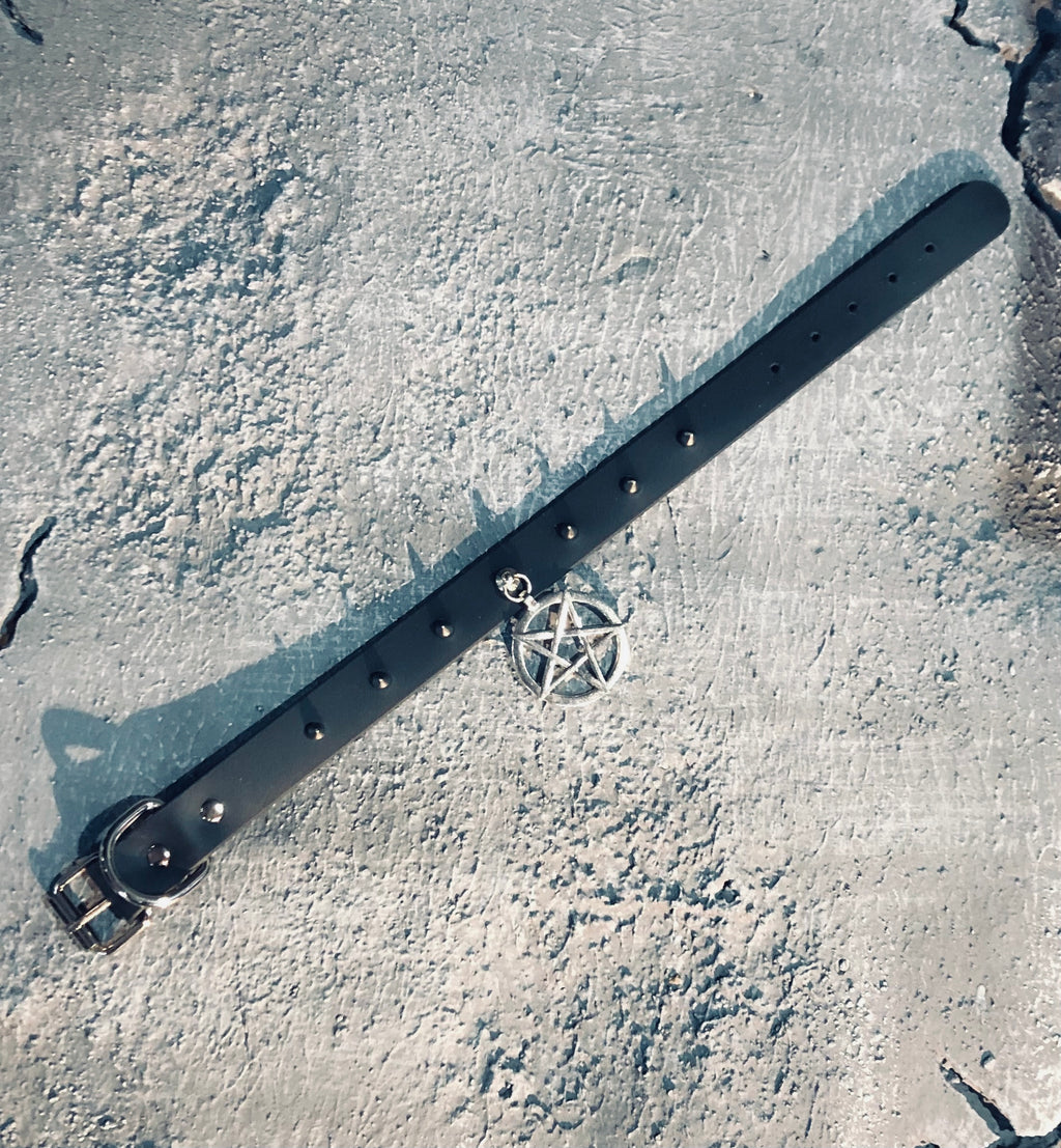 Hex Me Pentagram Collar