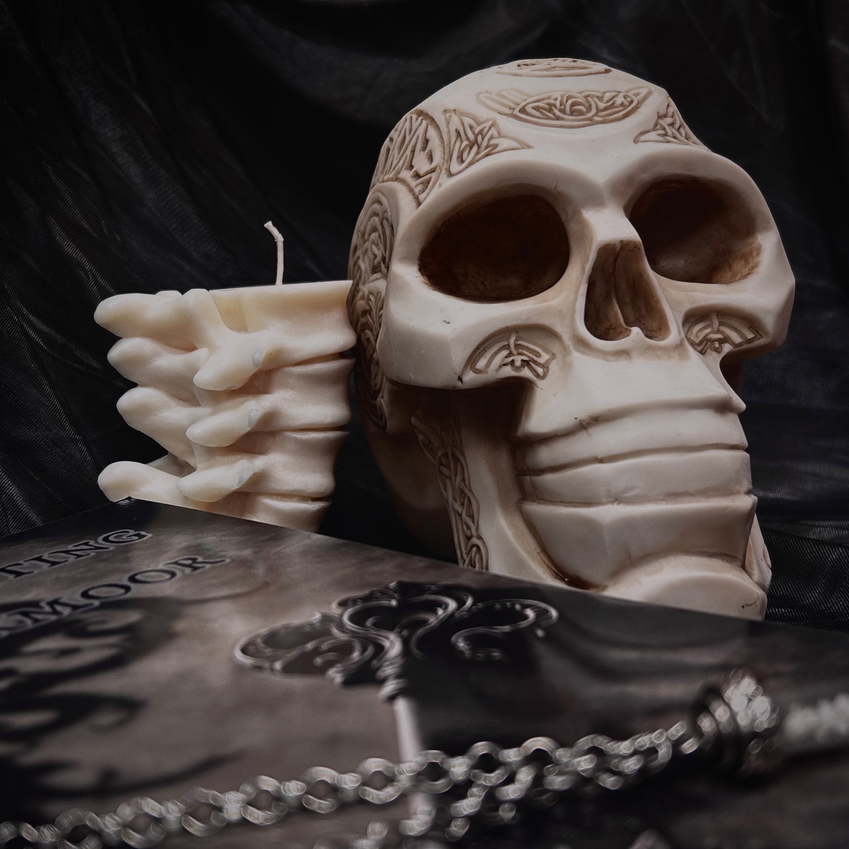 Skull Obsessional Ornament