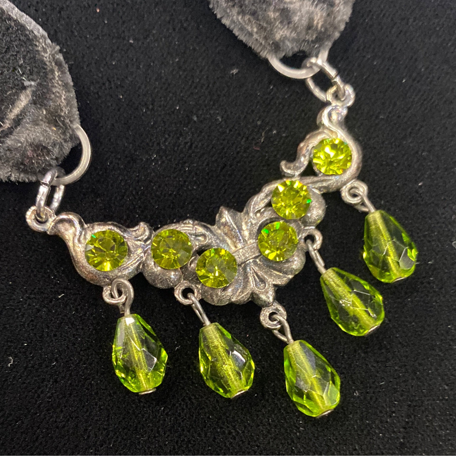Symbiosis Light Choker