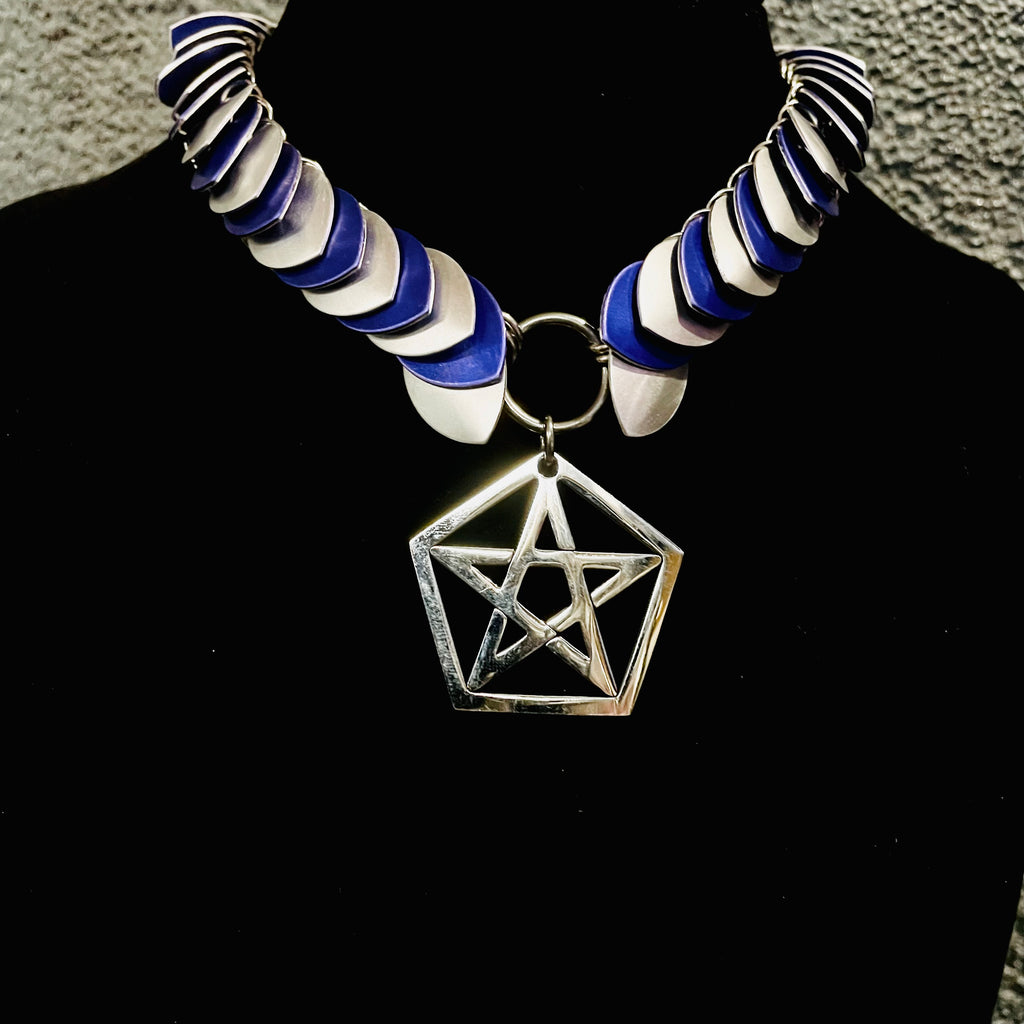 Draco's Midnight Witch Scale Collar