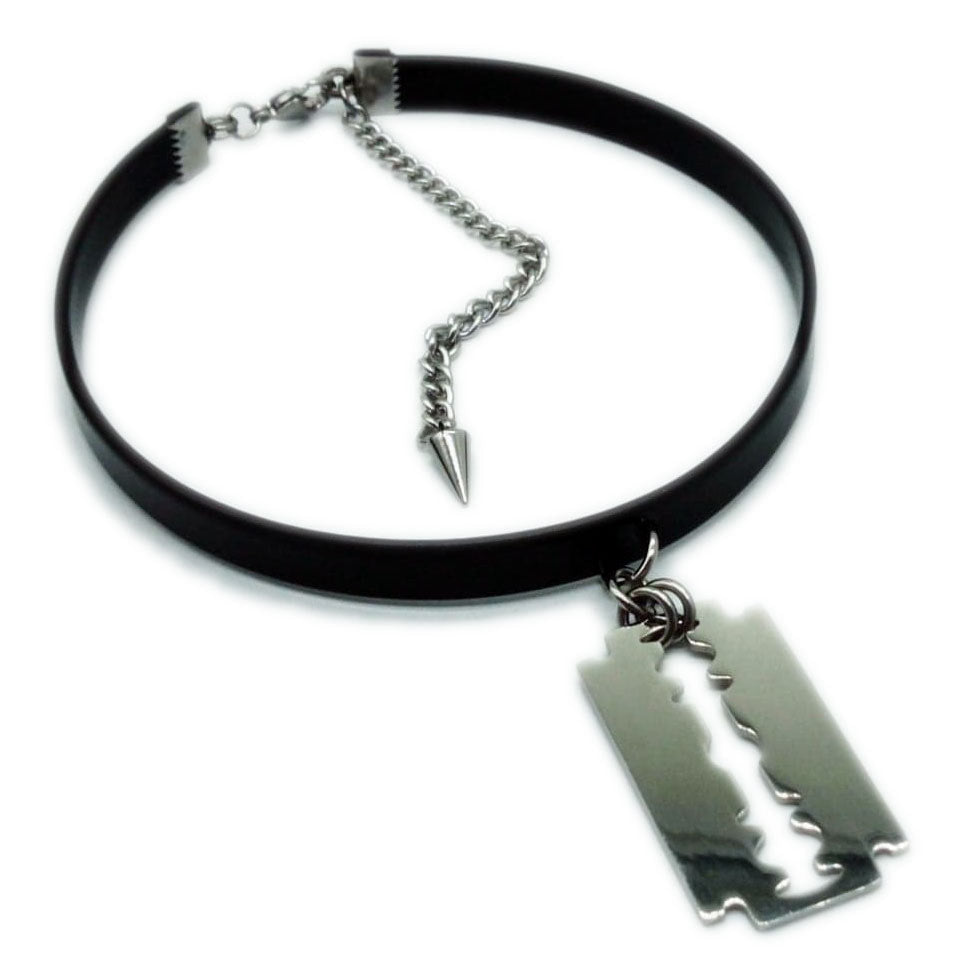 Dangerous Beauty Choker