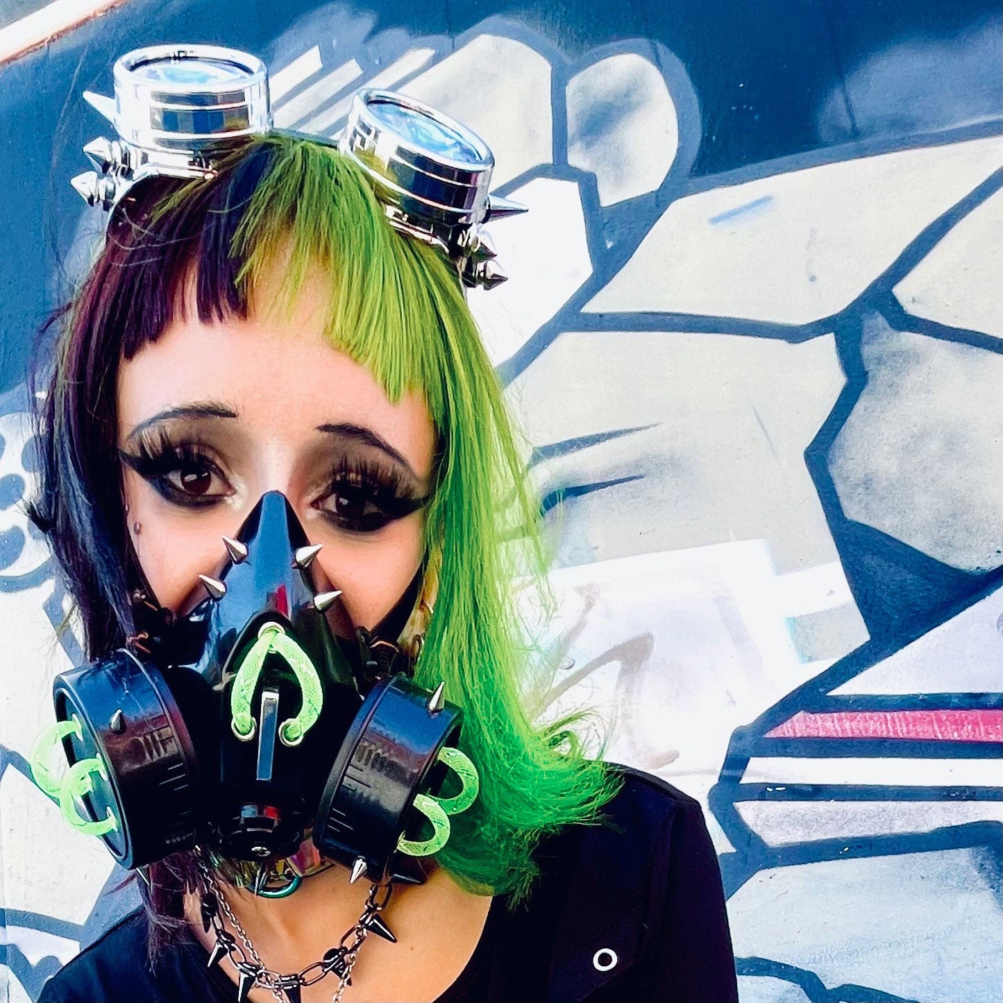 Mutiny Spike Choker