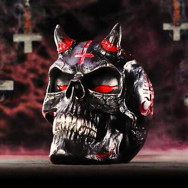 Infernal Skull Ornament