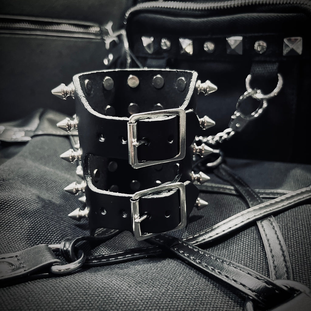 Quint 5 Spiker Killer Cuff
