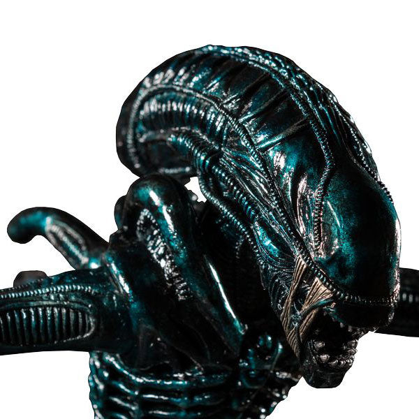 Aliens - Xenomorph Alien Water Attack Statue