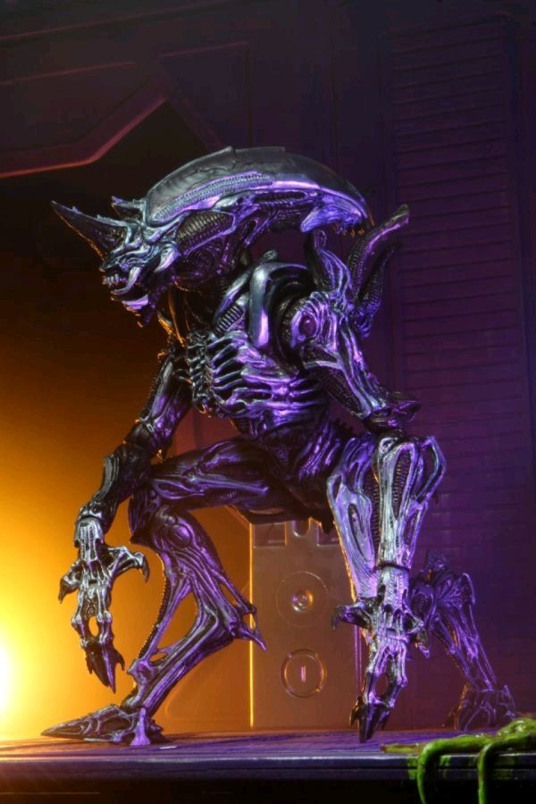 ALIENS Rhino Alien V2 7" Ultimate Figure